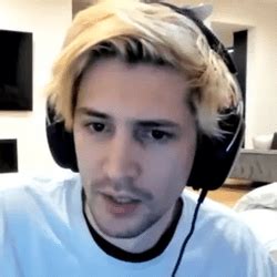 xQc banni du casino de Montréal : la vraie histoire .